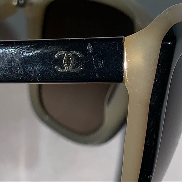 18) CHANEL oversized two-tone acetate SUNGLASSES w/case - Picture 8 of 11